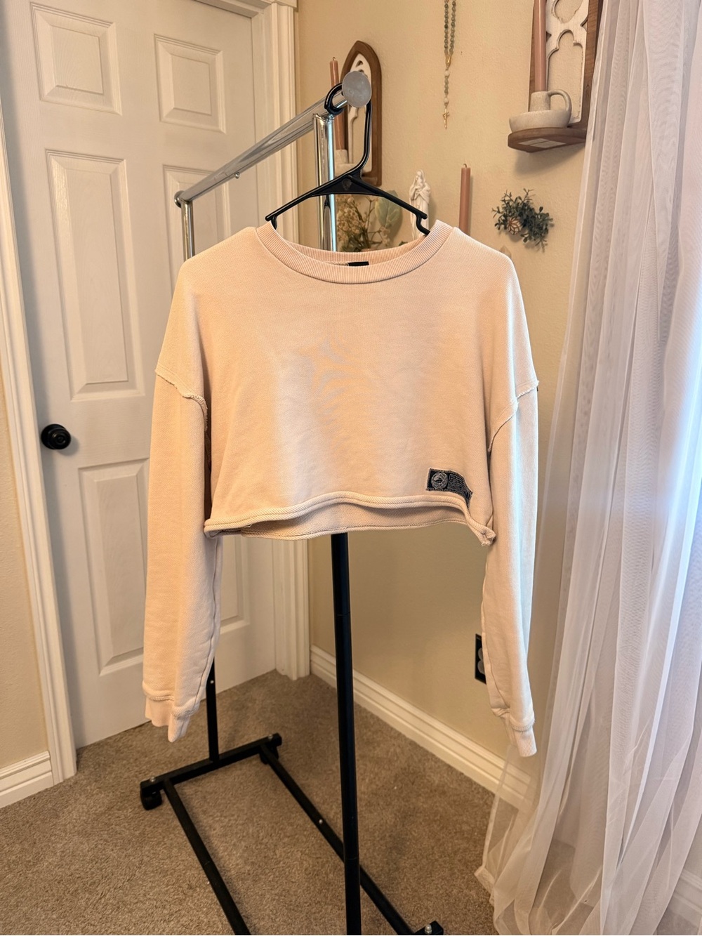 Alphalete Very Terry Cream Crewneck Crop Sweatshirt - Small
